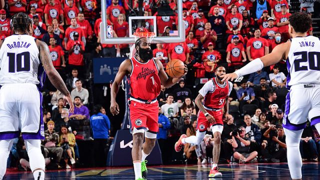 前仍然是个 前仍然是个